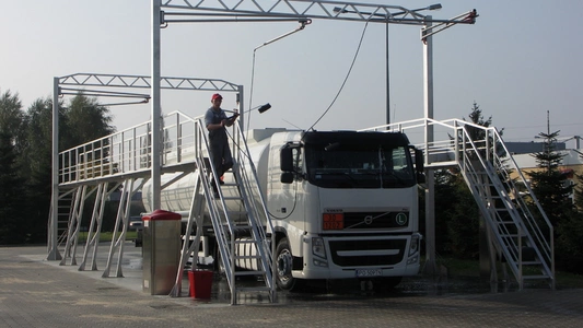 Myjnia samoobsługowa ciężarowa2 (1).jpg